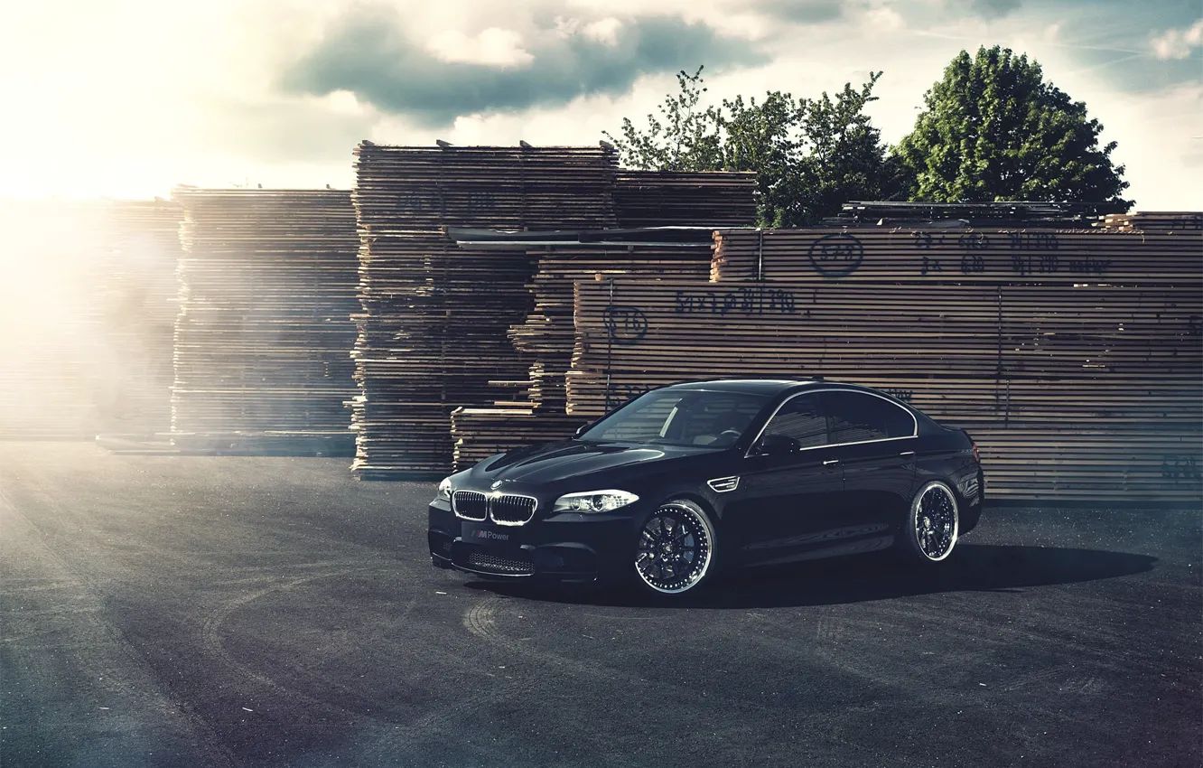 Фото обои доски, бмв, BMW, чёрная, black, блик, F10, Fernandez World Photography