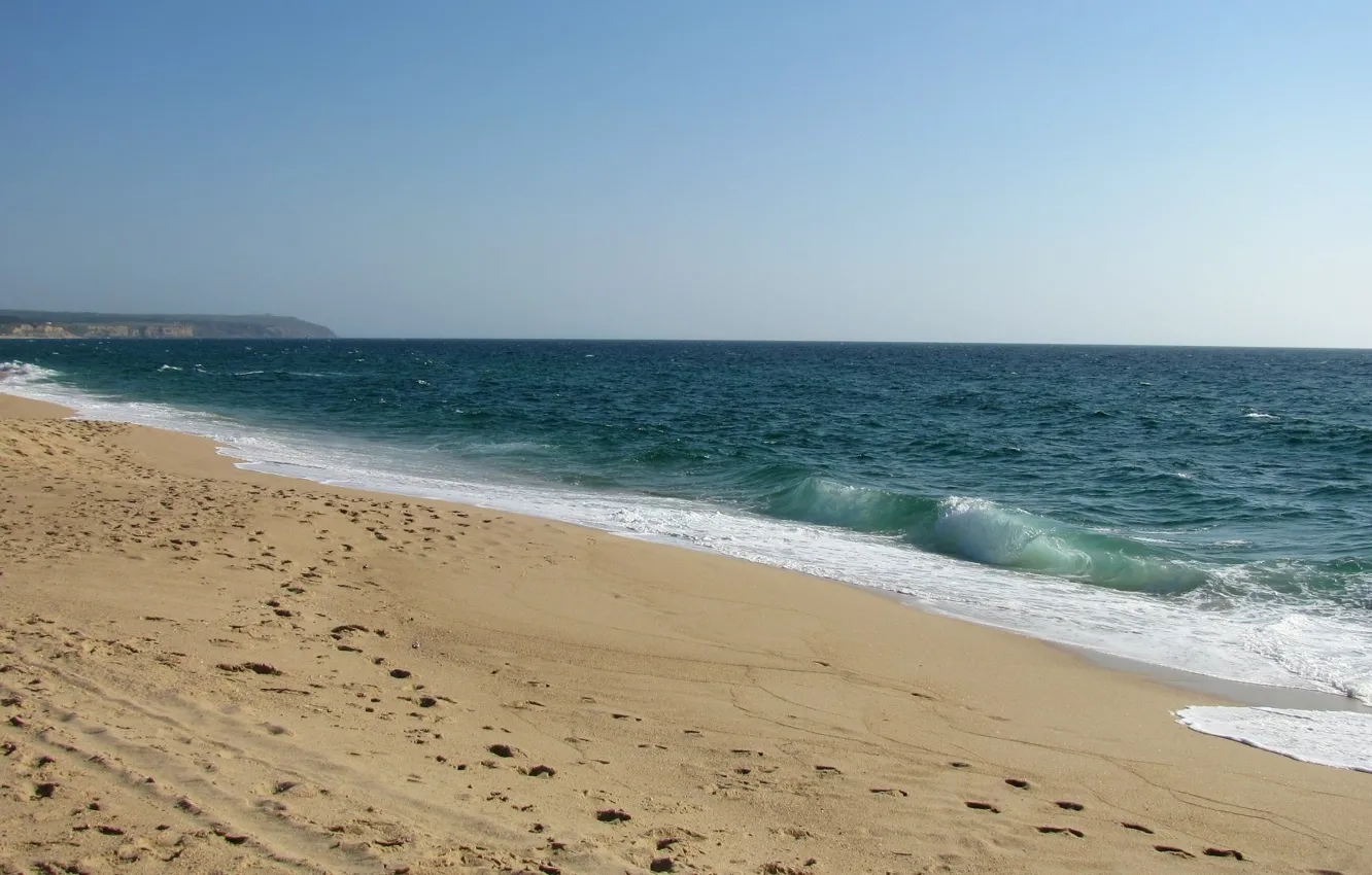 Фото обои песок, море, волны, пляж, лето, небо, пена, вода, брызги, следы, природа, гладь, океан, земля, widescreen, …