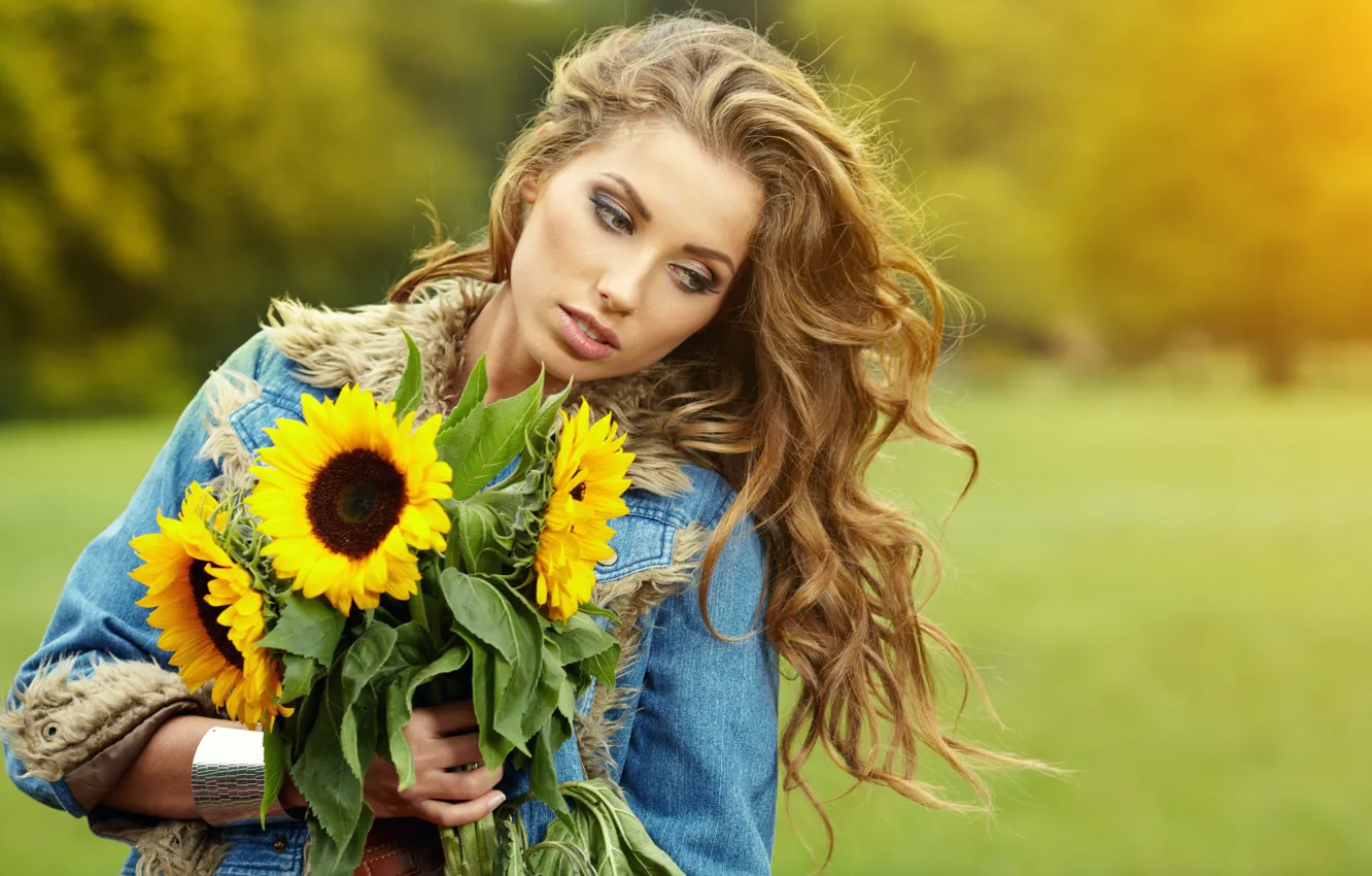 Фото обои осень, девушка, подсолнухи, цветы, шатенка, eyes, локоны, lips, f...