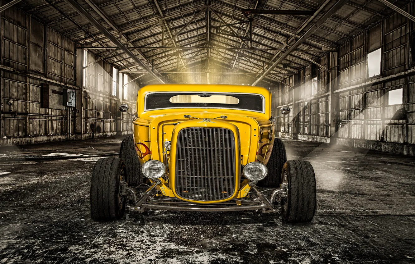 Фото обои желтый, ретро, фары, ангар, классика, передок, hot-rod, classic car