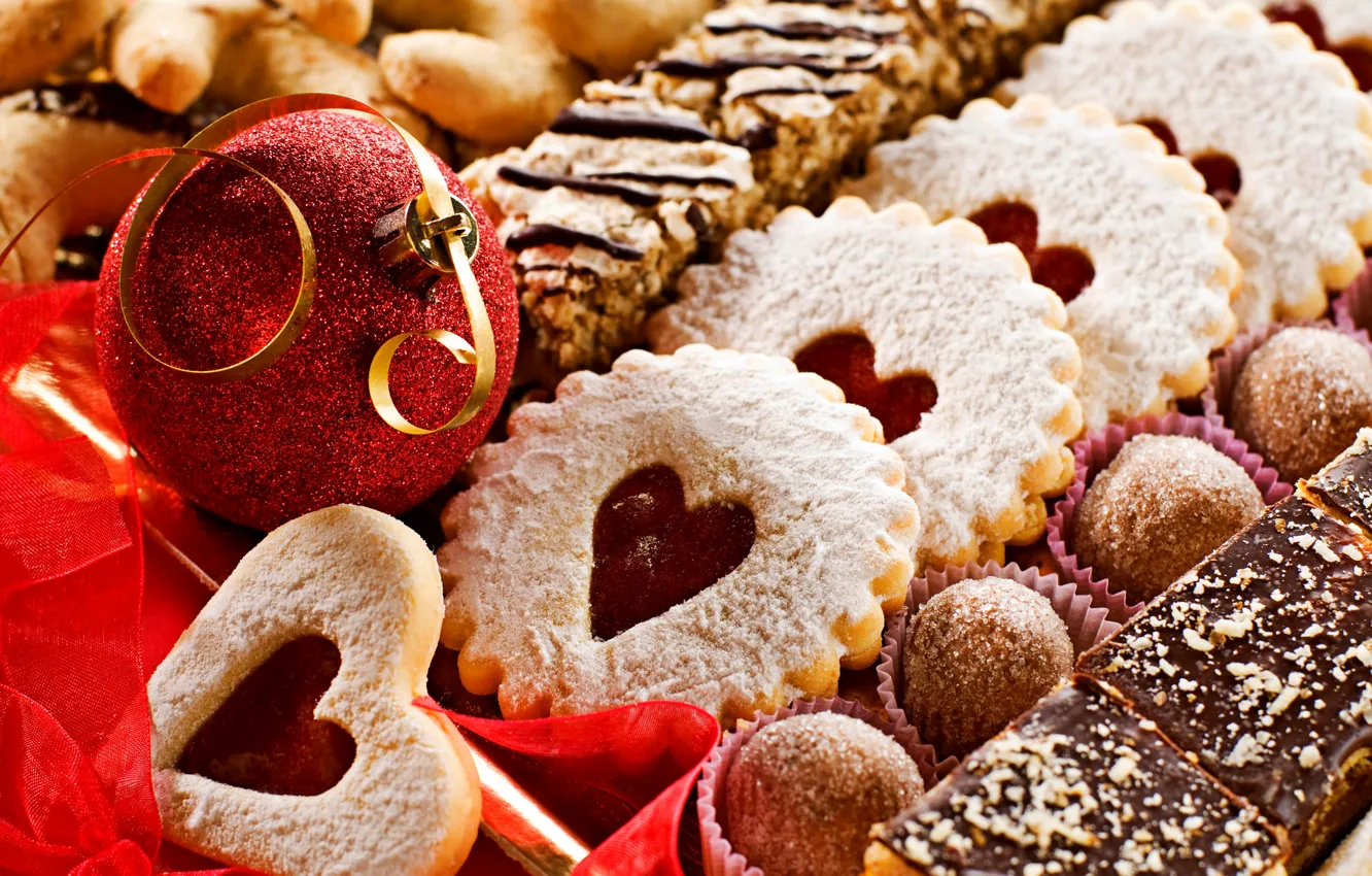 Фото обои украшения, ленты, праздник, шары, еда, сердца, печенье, конфеты, Новый год, Happy New Year, balls, hearts, …