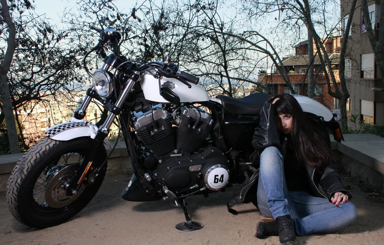 Фото обои девушка, улица, мотоцикл