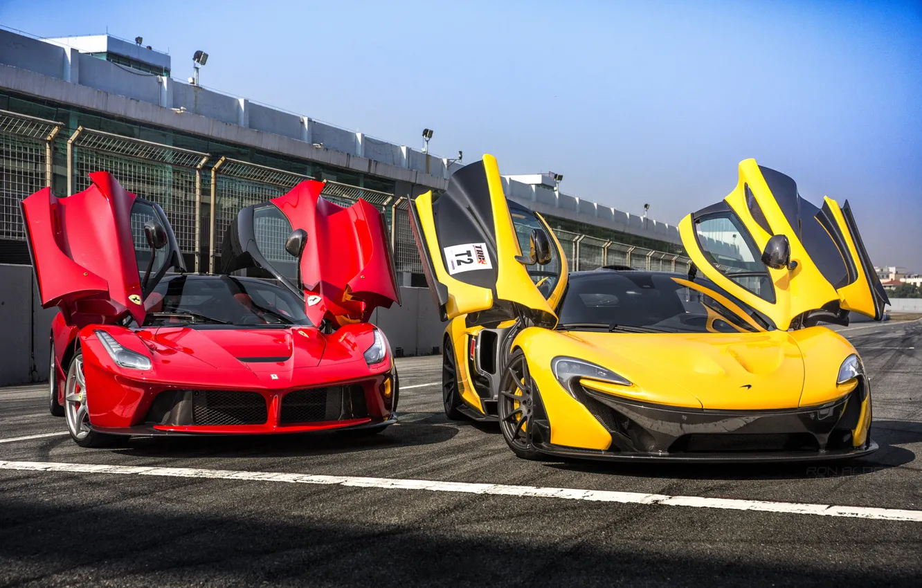 Фото обои McLaren, Ferrari, феррари, GTB, макларен, 2015, 488, 675LT