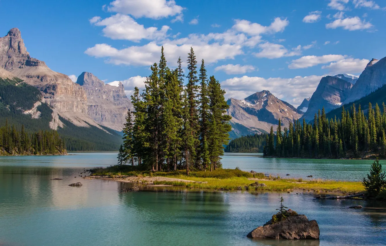 Обои деревья, горы, озеро, остров, Канада, Альберта, Maligne Lake ... Канада Обои