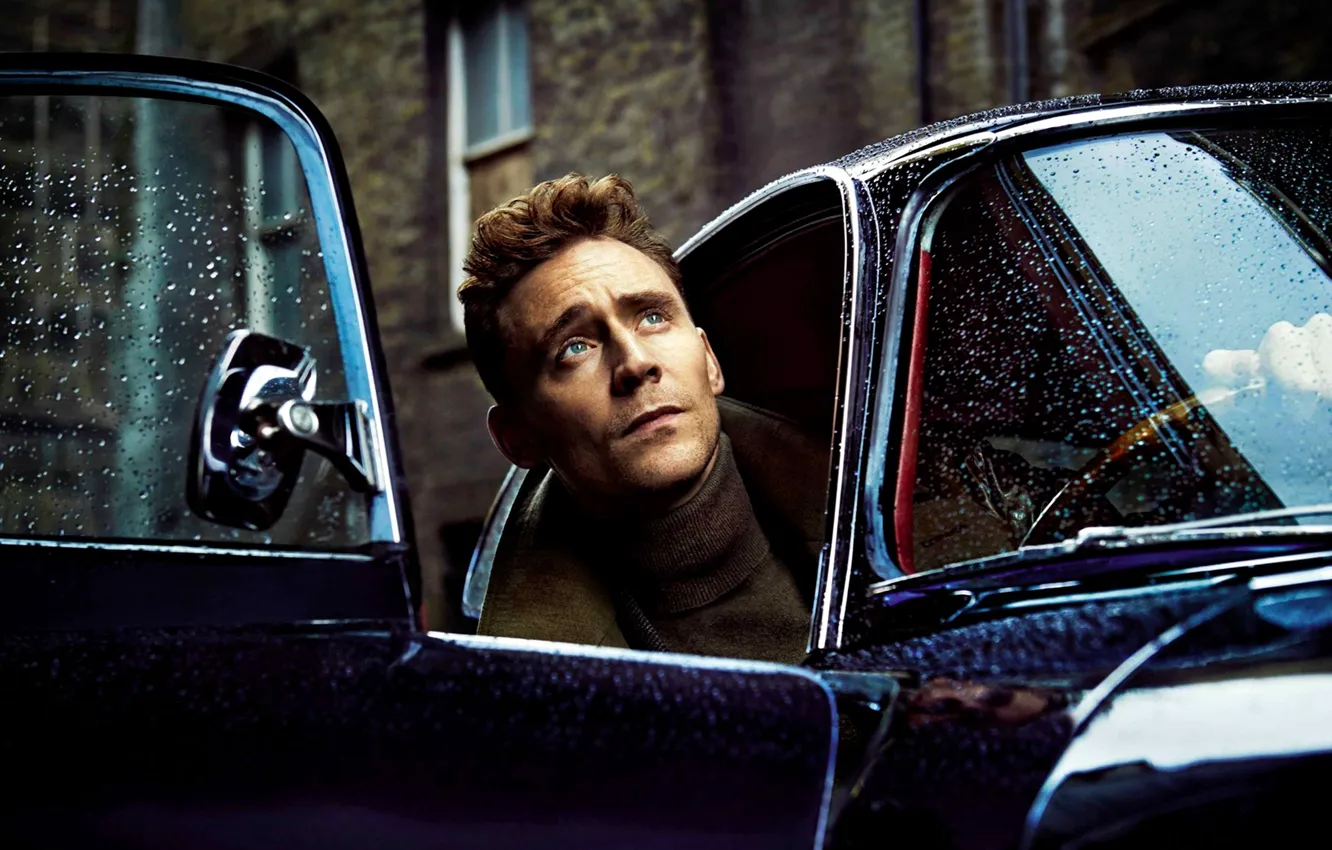 Фото обои машина, взгляд, стекло, капли, лицо, Jaguar, актер, мужчина, Tom Hiddleston...