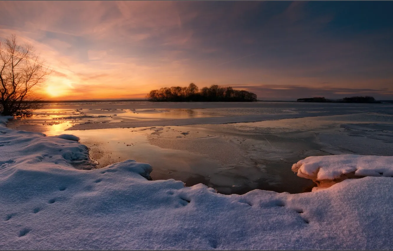 Фото обои зима, снег, закат, озеро, вечер